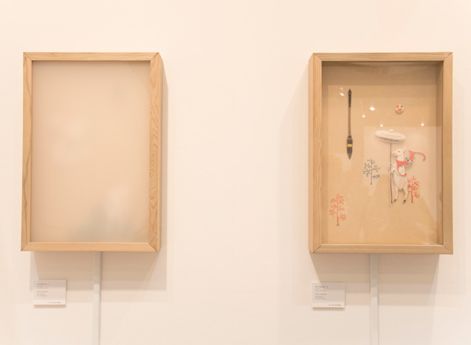 「村越画廊」では「日月山水」をテーマにした、桝本佳子氏とミヤケマイ氏の二人展。ミヤケ氏の新作は、通電することで曇りガラスになる最新テクノロジーを「春霞」に見立て、作品の造作が見えたり見えなくなったりする趣向がこらされている。