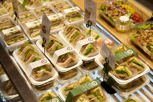 サンドイッチの具材は韓国っぽい感じのはなく、スタンダードな具がほとんど。